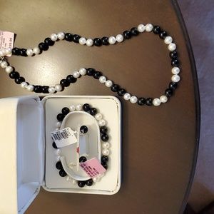 Pearl and Black Onyx 3 pc Nck/Brc/Ear Set